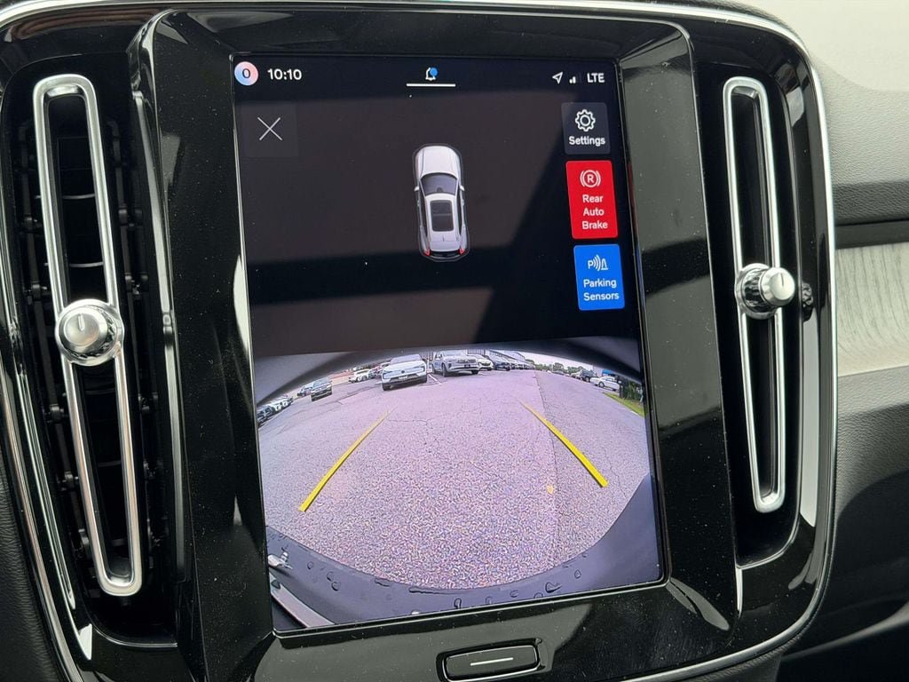 New 2026 Volvo XC40 B5 Core w/ Climate Package AWD/4WD image 4