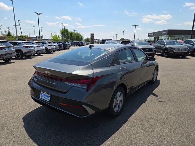 New 2026 Hyundai Elantra SE FWD image 6