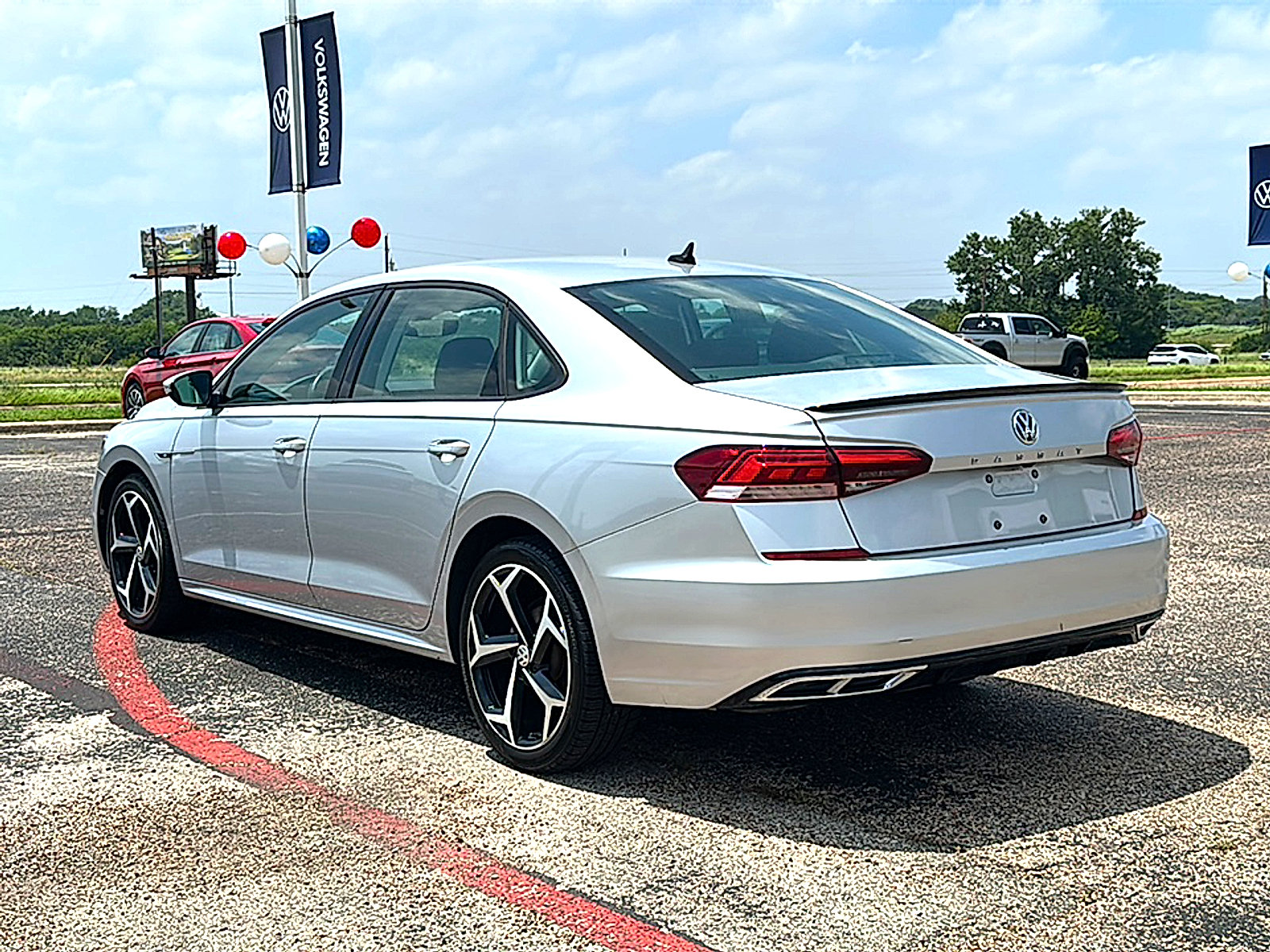 Used 2020 Volkswagen Passat 2.0T R-Line FWD image 6