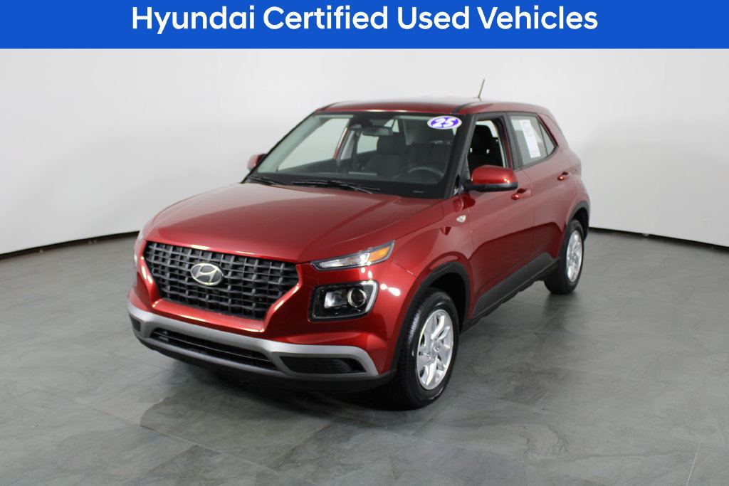 Certified 2025 Hyundai Venue SE FWD image 2