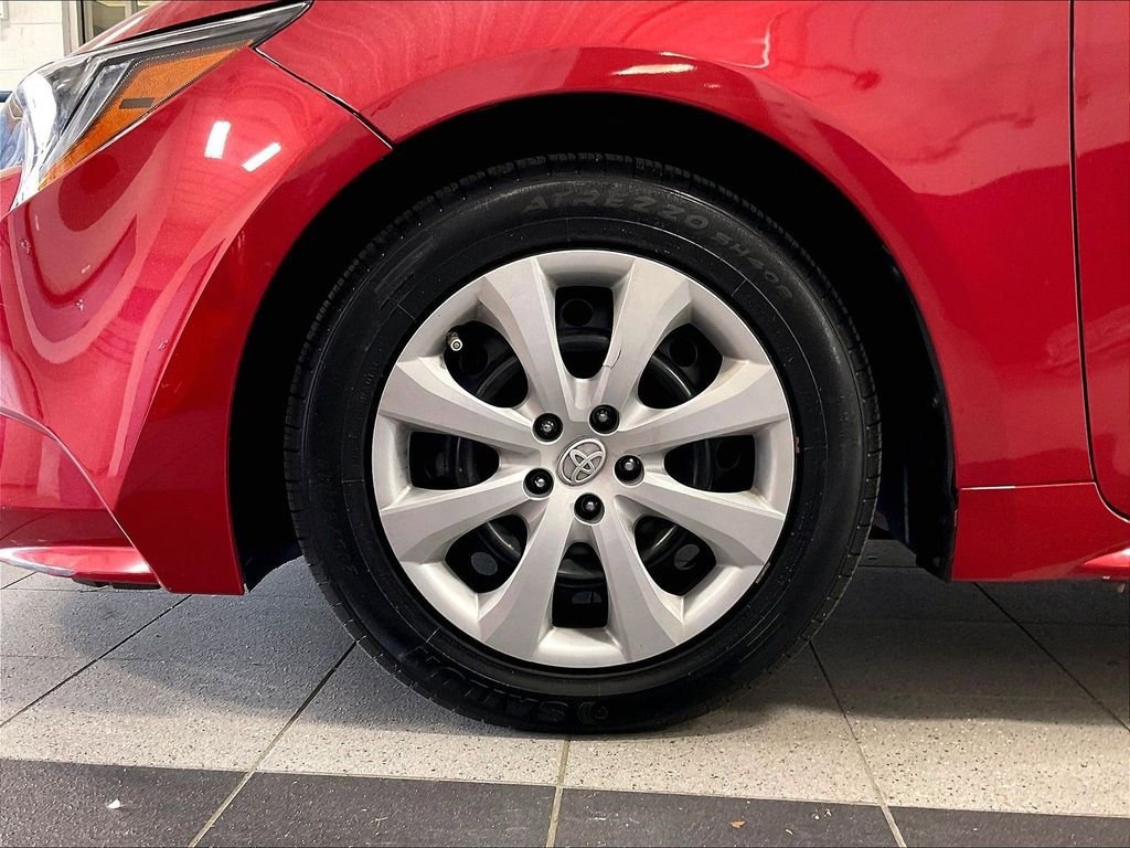 Used 2020 Toyota Corolla LE FWD image 7