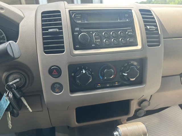 Used 2007 Nissan Frontier LE RWD image 14