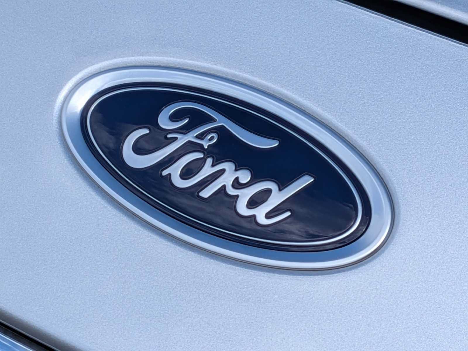 Used 2018 Ford Fusion SE w/ Fusion SE Technology Package FWD image 14