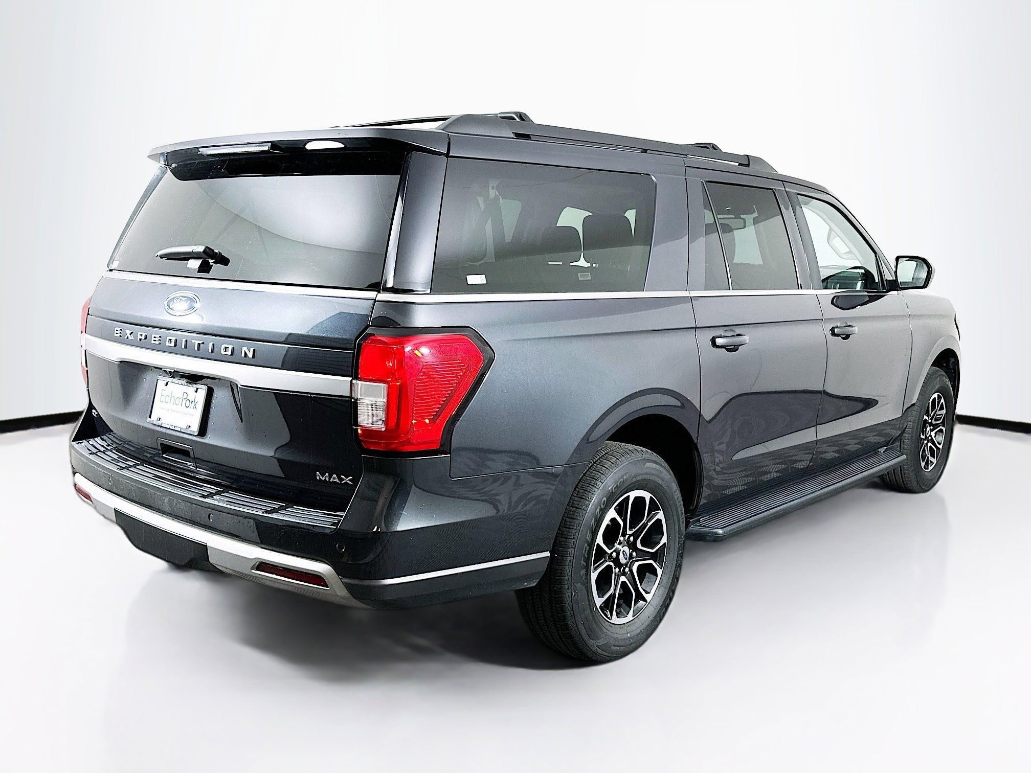 Used 2024 Ford Expedition Max XLT image 9