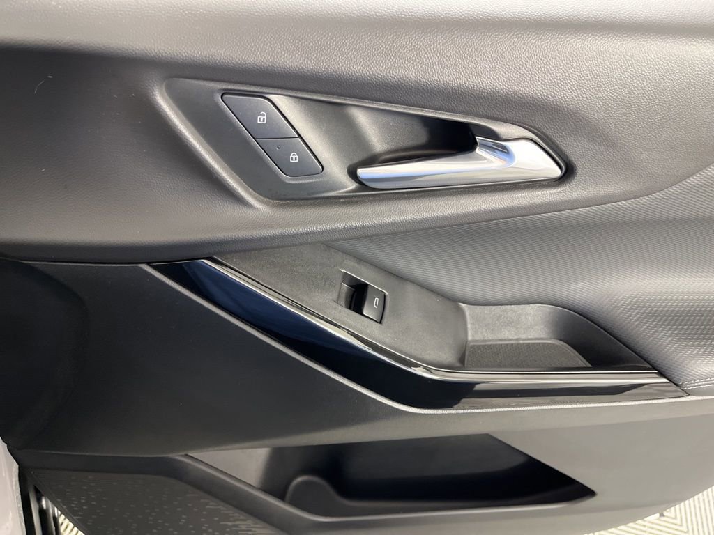 Used 2025 Chevrolet Equinox LT FWD image 19