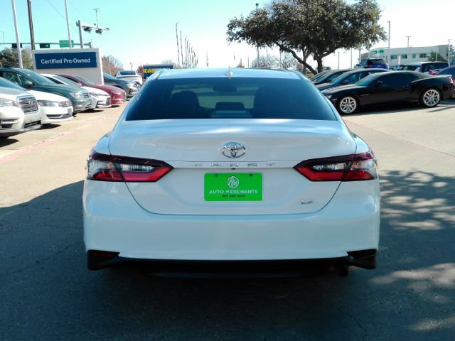 Used 2022 Toyota Camry LE image 7