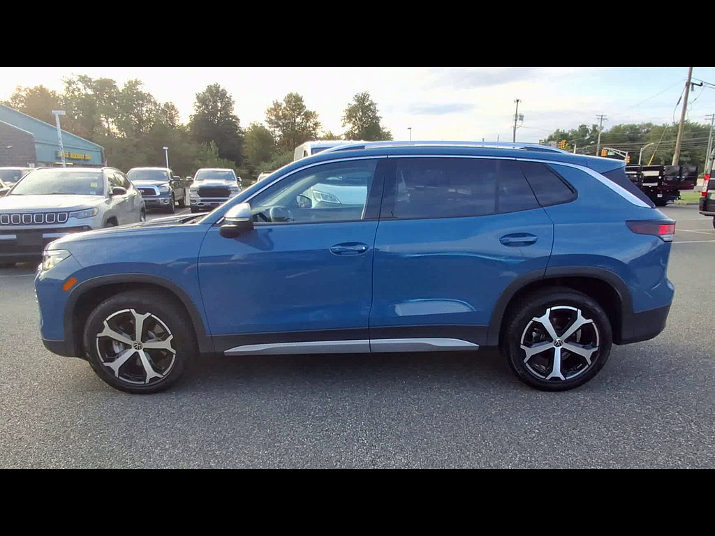 Used 2026 Volkswagen Tiguan SE AWD/4WD image 5