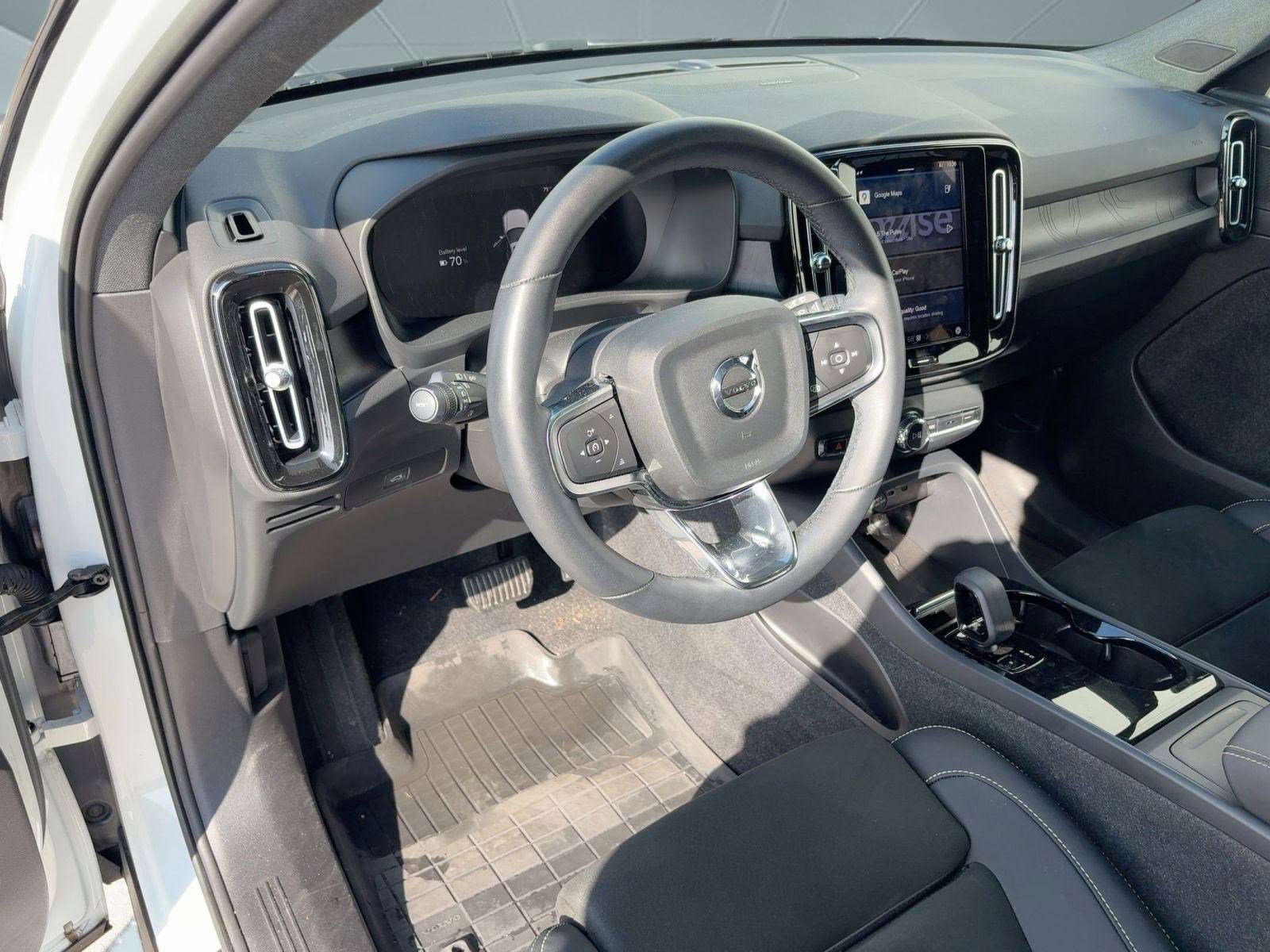 Certified 2023 Volvo XC40 Recharge Ultimate image 4