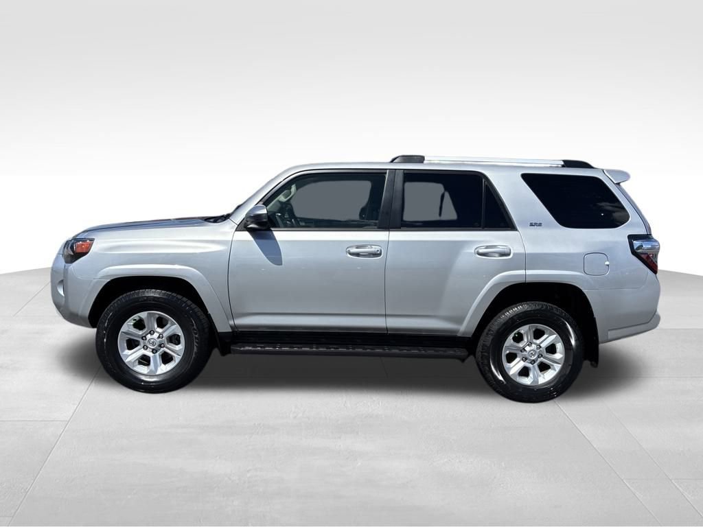 Used 2024 Toyota 4Runner SR5 image 2
