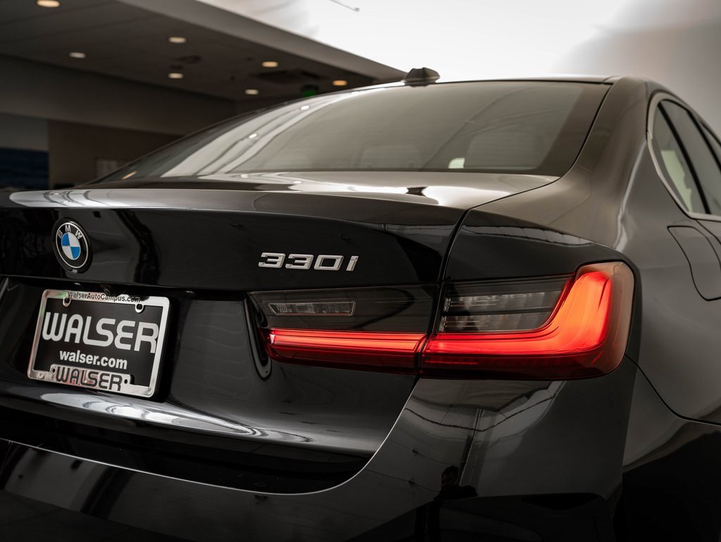 Used 2025 BMW 330i xDrive Sedan image 9