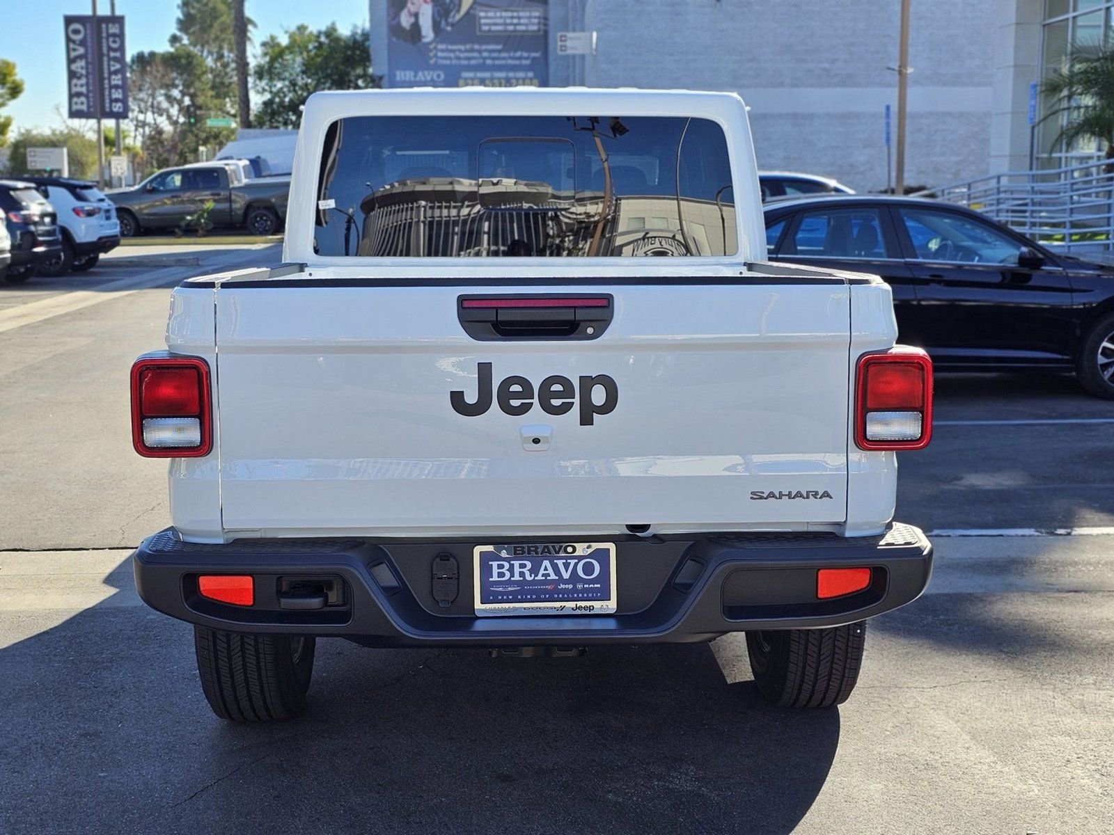 New 2026 Jeep Gladiator Sahara AWD/4WD image 8