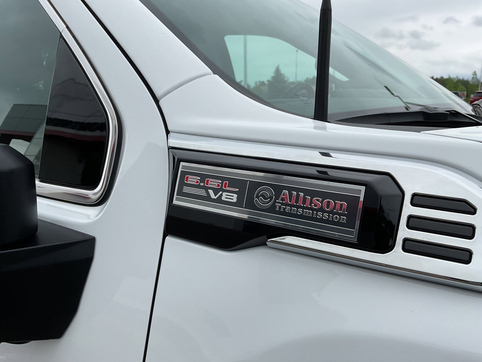 Used 2025 GMC Sierra 3500 SLE w/ SLE Convenience Package AWD/4WD image 10