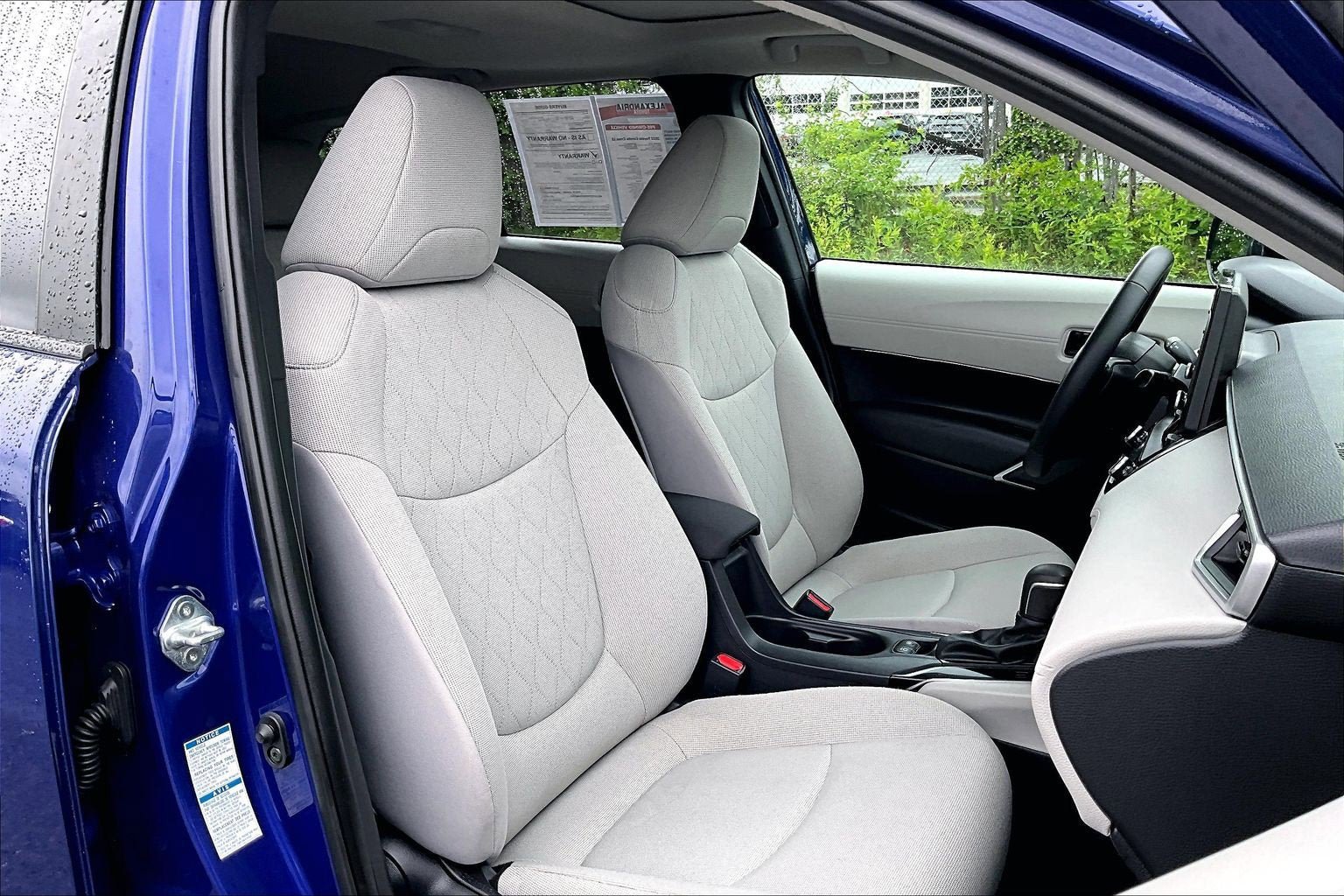 Used 2022 Toyota Corolla Cross LE w/ Moonroof Package AWD/4WD image 7
