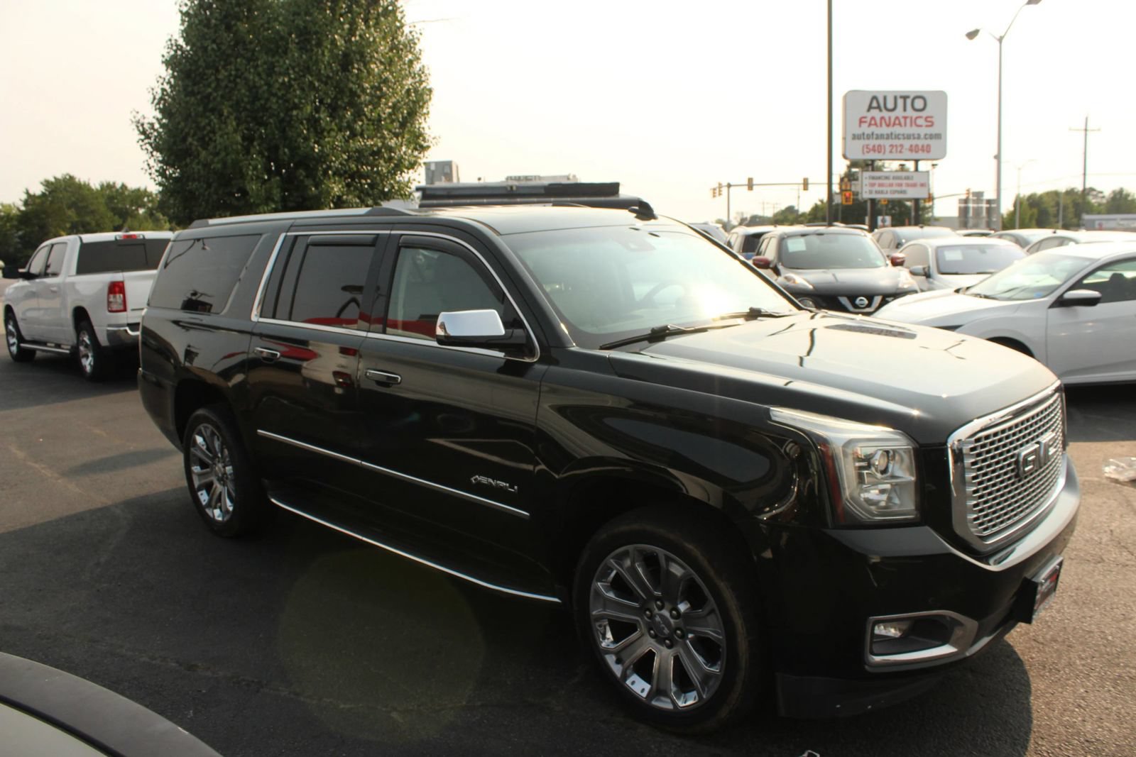Used 2016 GMC Yukon XL Denali w/ Open Road Package AWD/4WD image 11