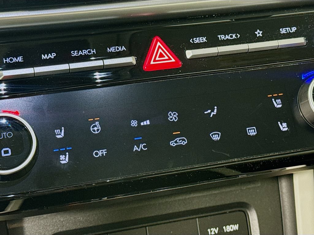 Used 2025 Hyundai Tucson Limited FWD image 21