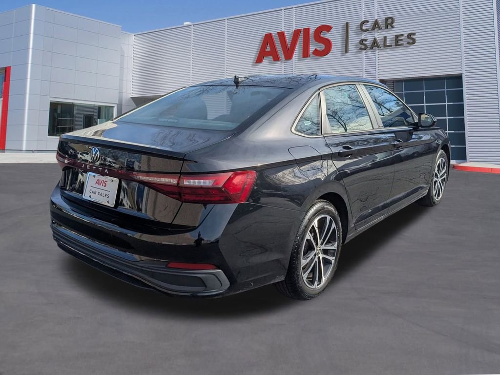 Used 2025 Volkswagen Jetta Sport image 6