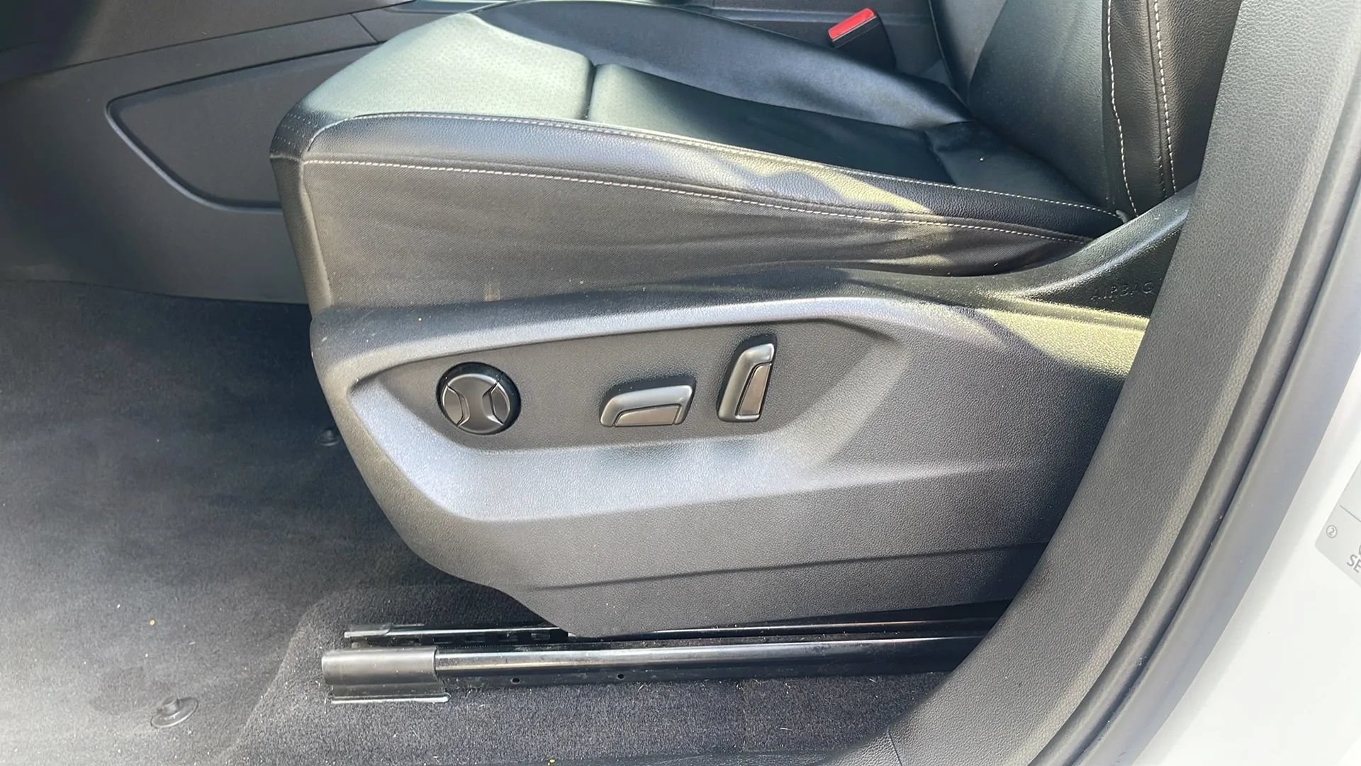 Used 2019 Volkswagen Atlas SE w/ Panoramic Sunroof Package FWD image 20