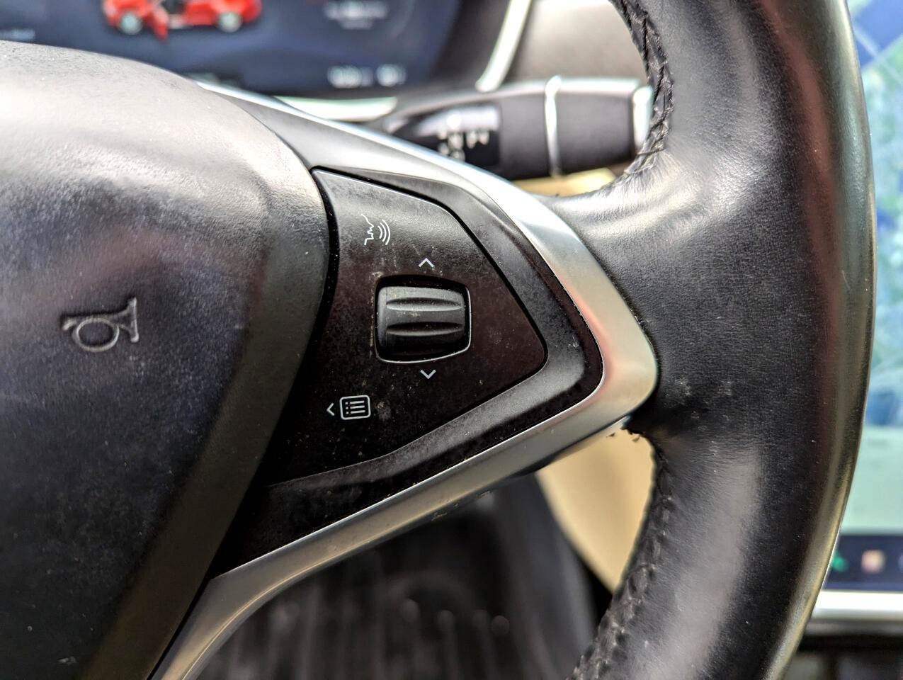 Used 2015 Tesla Model S AWD image 16