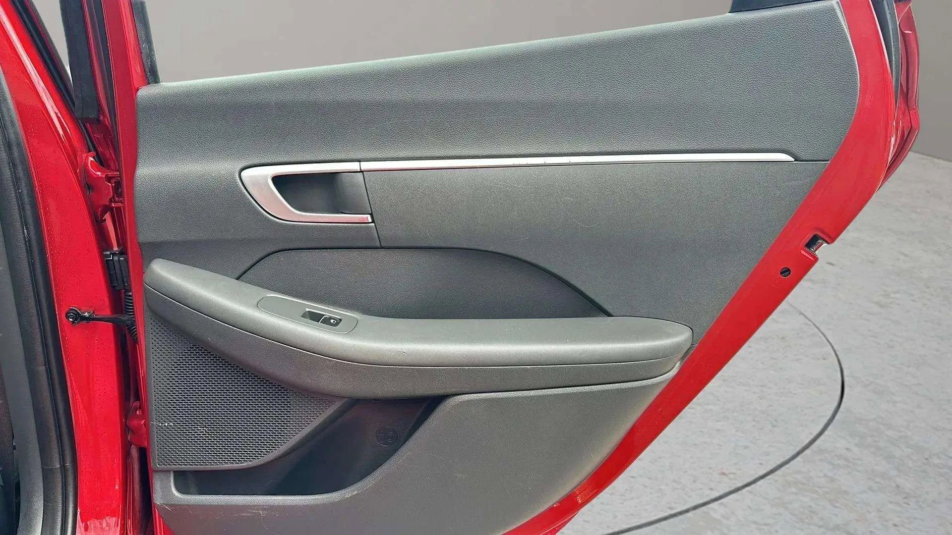 Used 2020 Hyundai Sonata SE w/ Cargo Package image 18