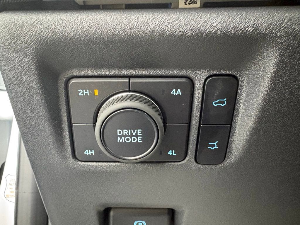 Used 2025 Ford Expedition Active image 17