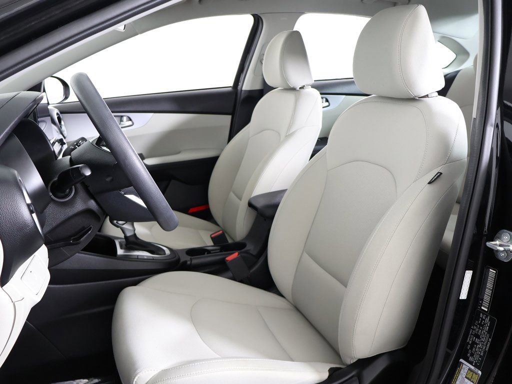 Used 2023 Kia Forte LXS w/ LXS Technology Package image 28