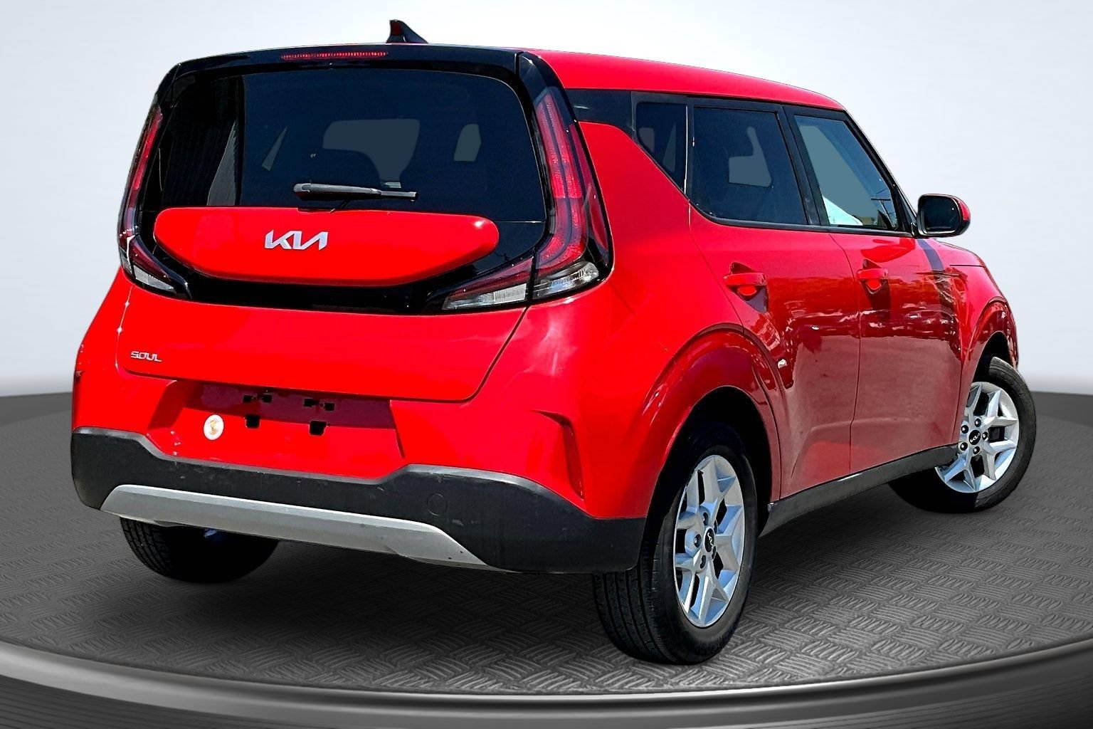 Used 2023 Kia Soul LX w/ LX Technology Package FWD image 7