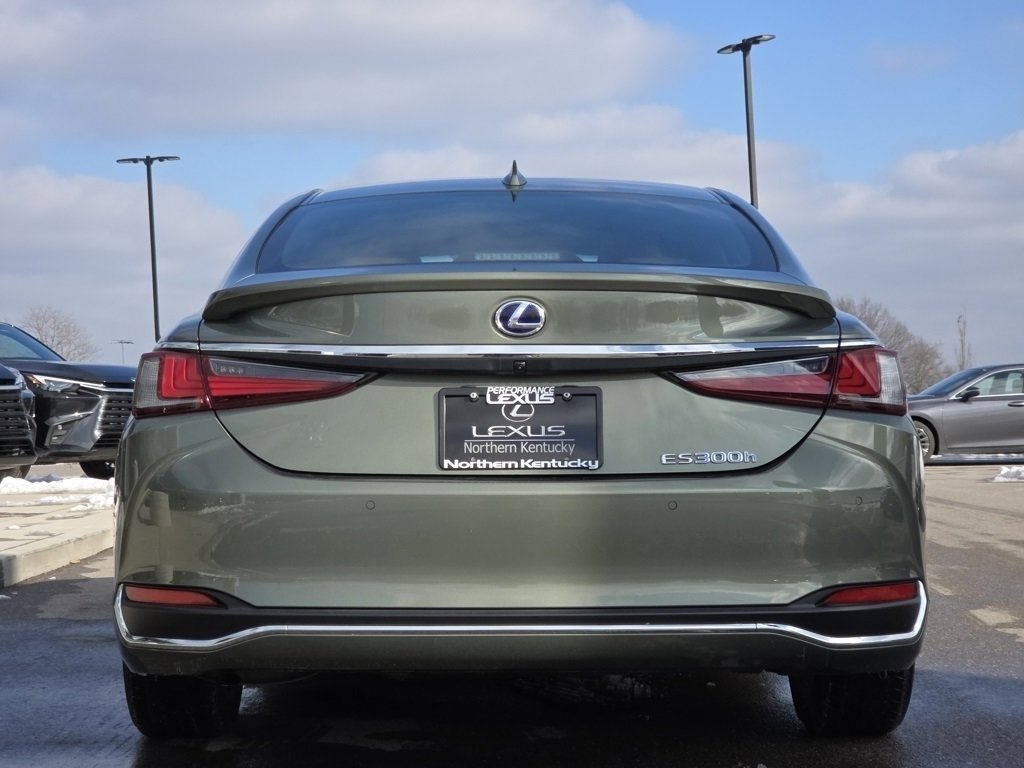 Used 2020 Lexus ES 300h w/ Premium Package image 25
