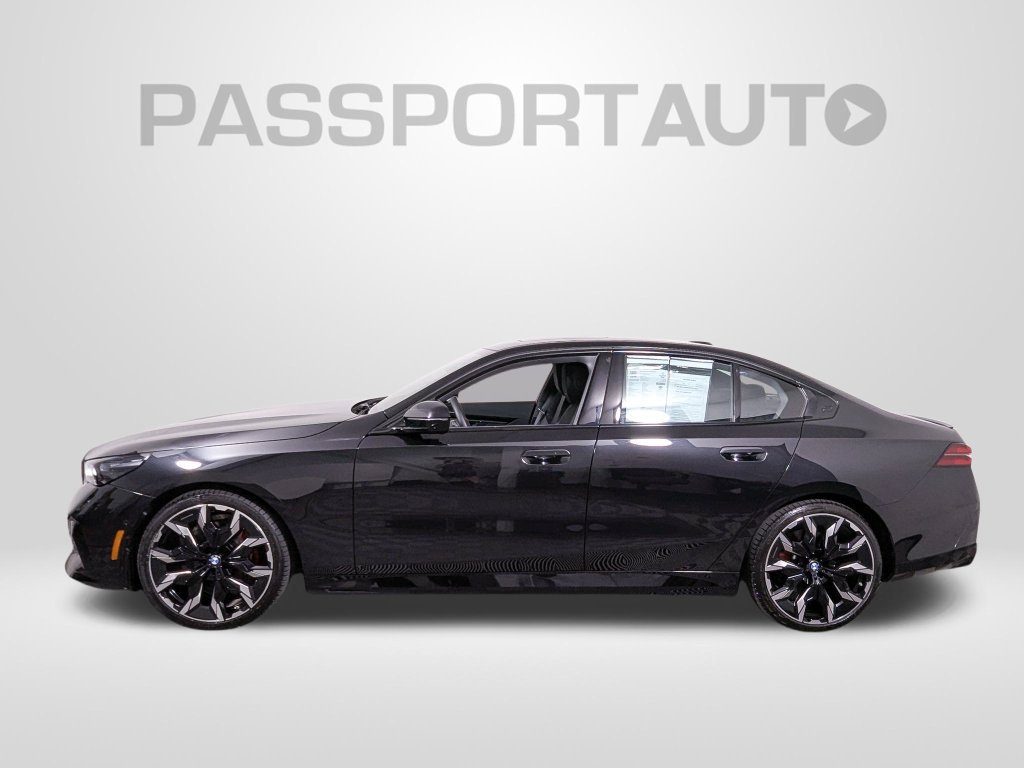 Used 2026 BMW 530i xDrive w/ M Sport Package AWD/4WD image 2