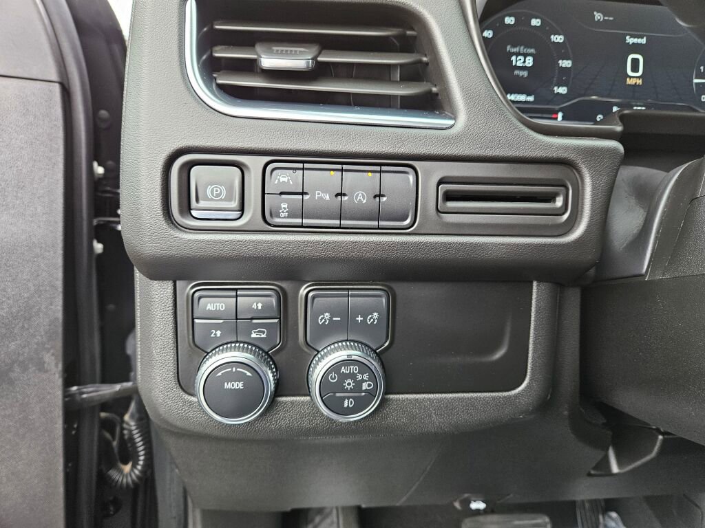 Used 2024 GMC Yukon XL SLE image 20