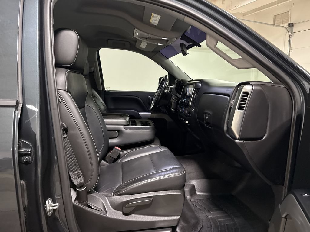 Used 2018 Chevrolet Silverado 1500 LT w/ All Star Edition AWD/4WD image 22