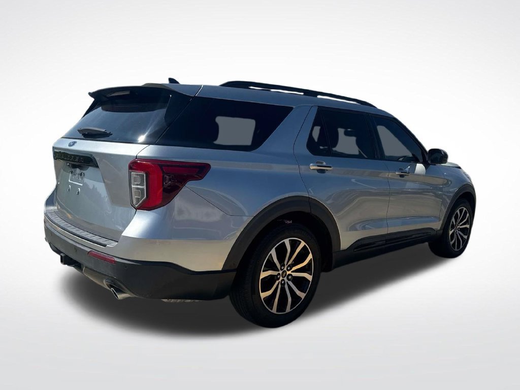 Used 2024 Ford Explorer ST-Line w/ Class IV Trailer Tow Package RWD image 9