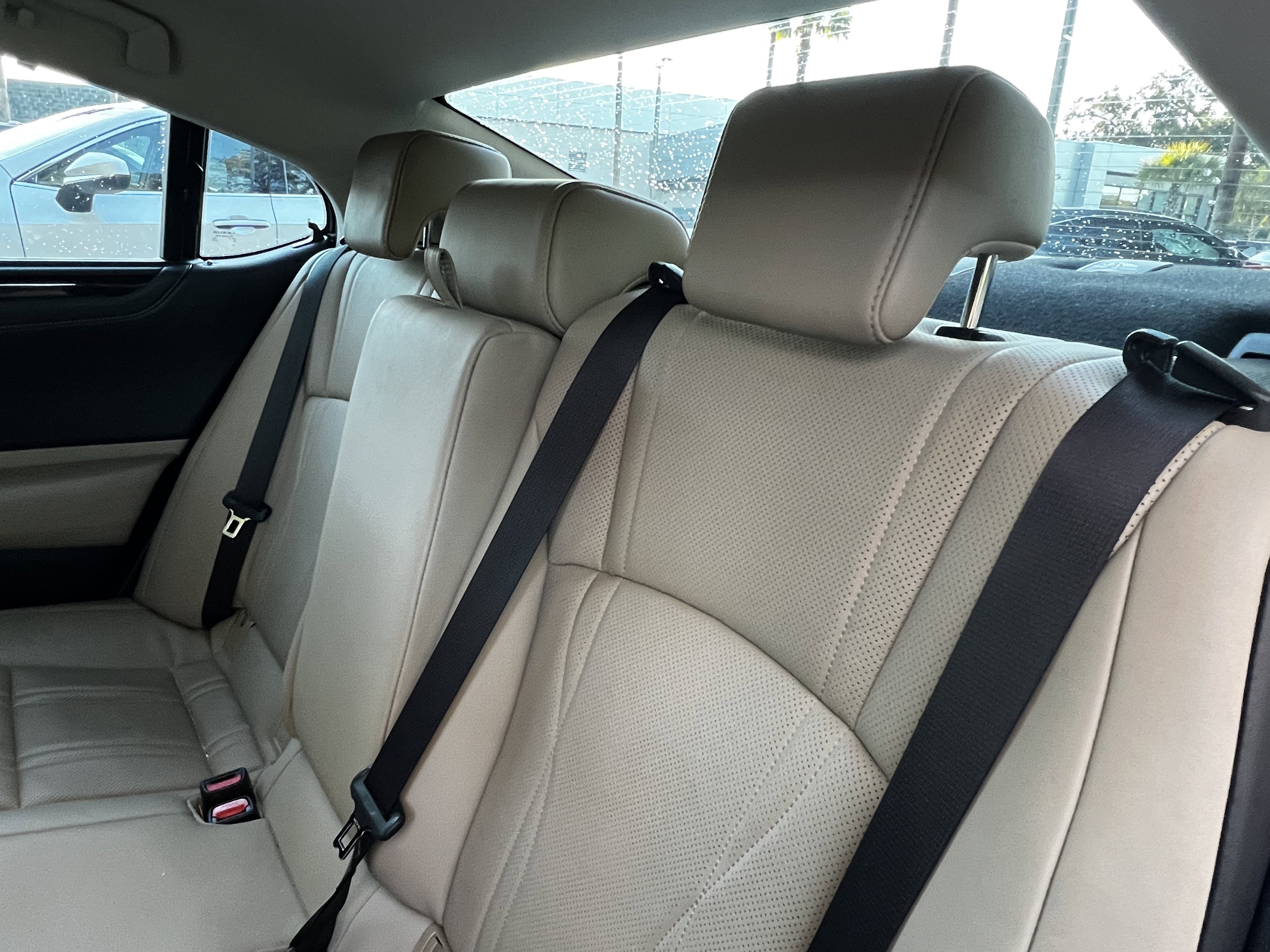 Used 2021 Lexus ES 300h Ultra Luxury w/ Accessory Package 2 image 33