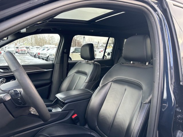 Used 2024 Jeep Grand Cherokee L Limited image 4