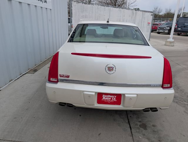 Used 2008 Cadillac DTS w/ Sun And Sound Package FWD image 16
