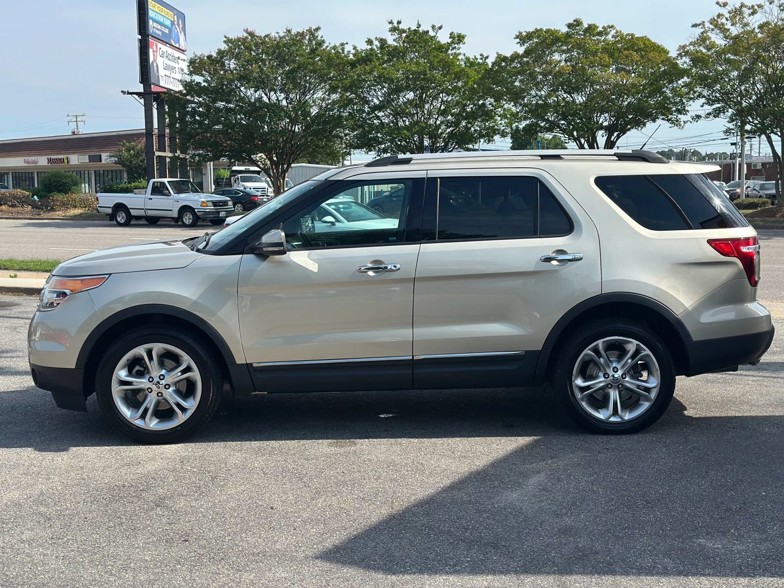 Used 2011 Ford Explorer Limited AWD/4WD image 6