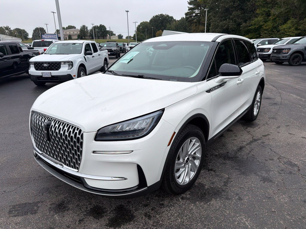 Used 2023 Lincoln Corsair AWD image 7