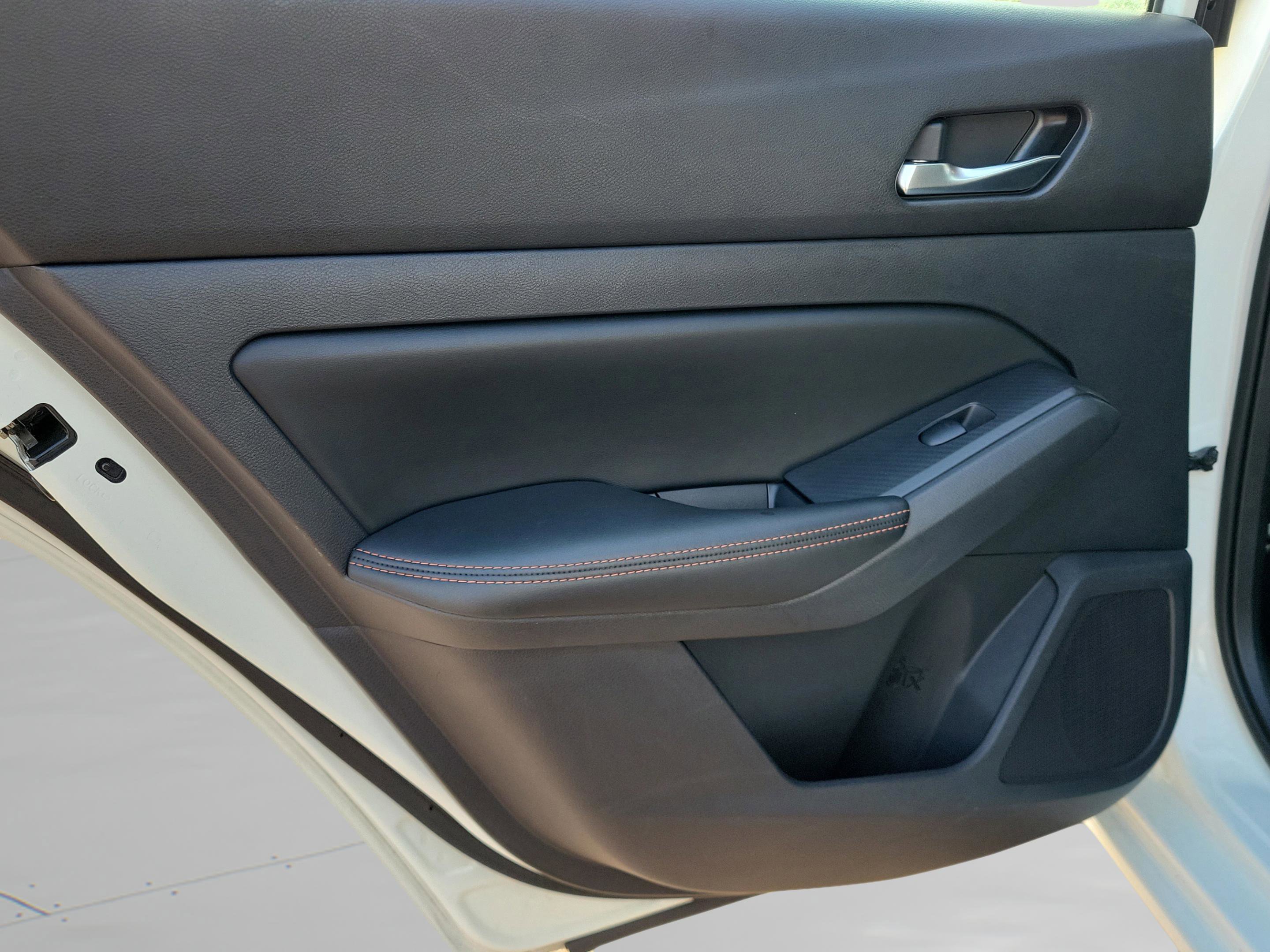 Used 2019 Nissan Altima 2.5 SR w/ SR Premium Package image 12