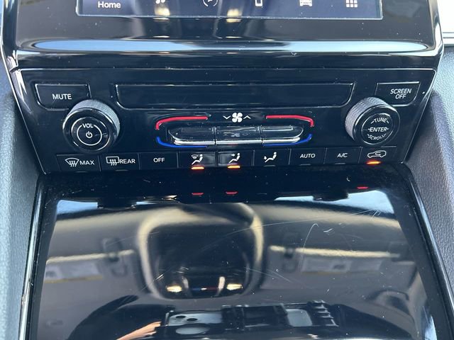 Used 2023 Jeep Grand Cherokee Laredo image 21