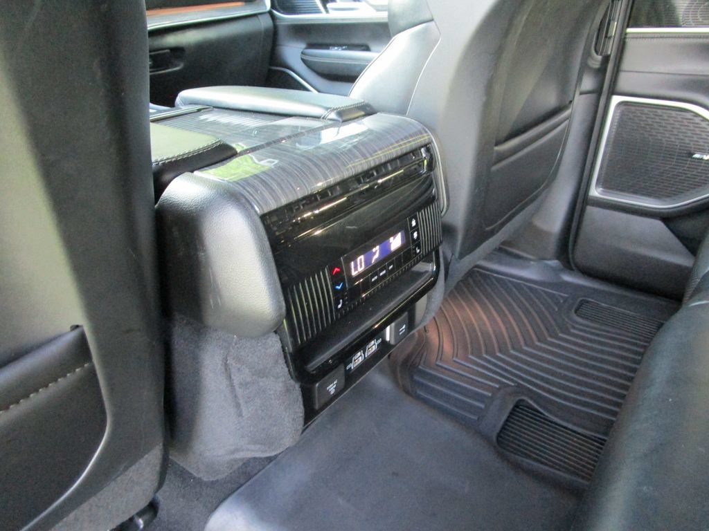 Used 2022 Jeep Wagoneer Series III AWD/4WD image 17