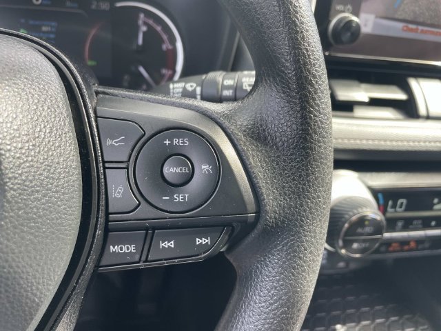 Used 2024 Toyota RAV4 XLE FWD image 30