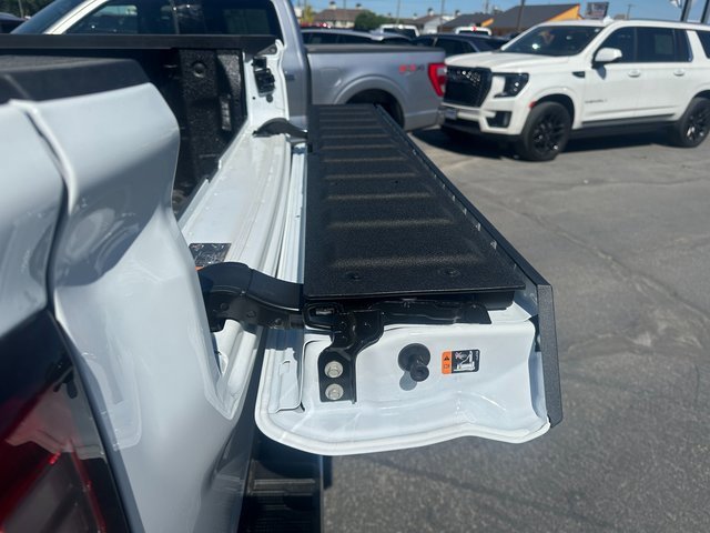 New 2025 GMC Sierra 3500 SLT w/ SLT Convenience Package image 17