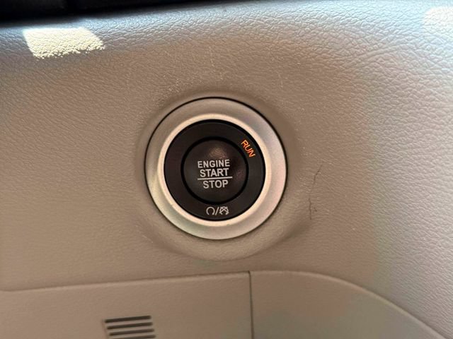Used 2023 Chrysler Pacifica Touring-L FWD image 35
