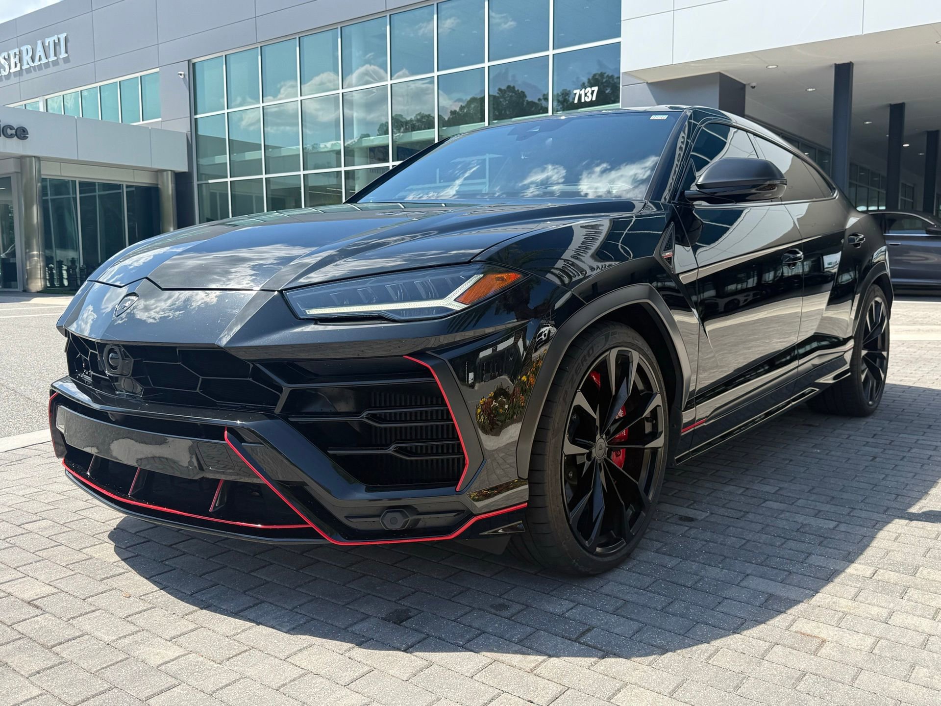Used 2021 Lamborghini Urus AWD/4WD image 12