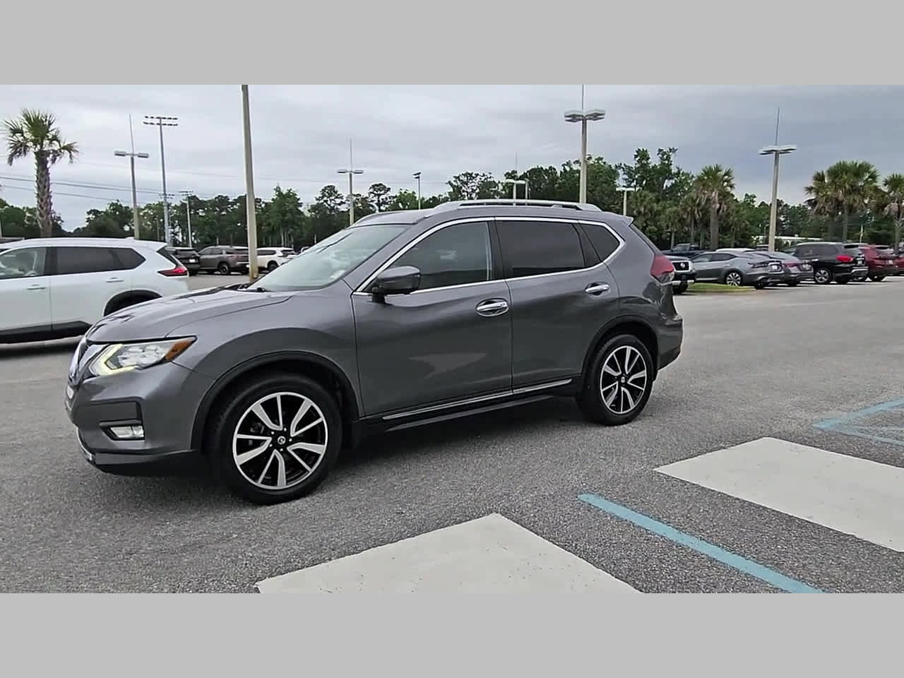 Used 2019 Nissan Rogue SL w/ Premium Package AWD/4WD image 25