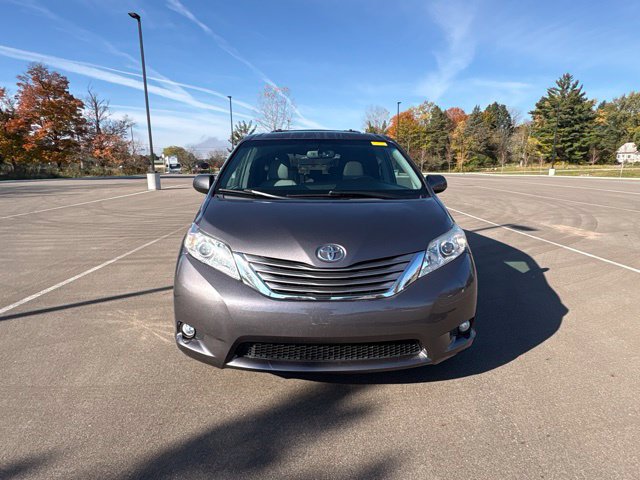 Used 2017 Toyota Sienna XLE w/ XLE Navigation Package AWD/4WD image 8