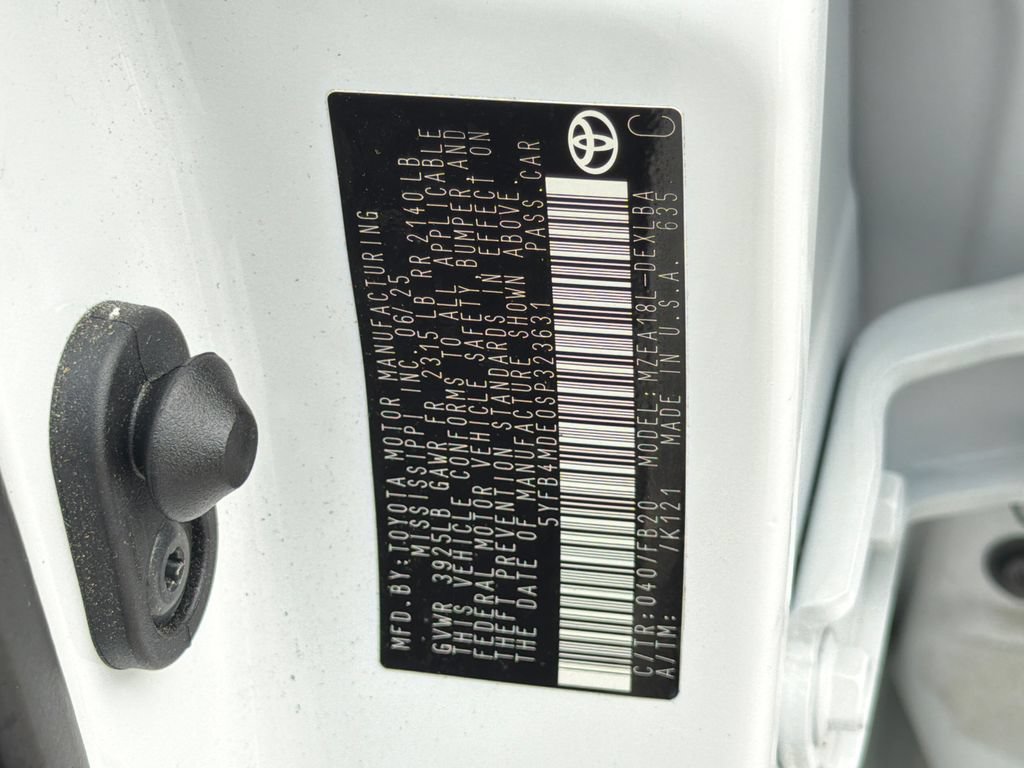 Used 2025 Toyota Corolla LE FWD image 34