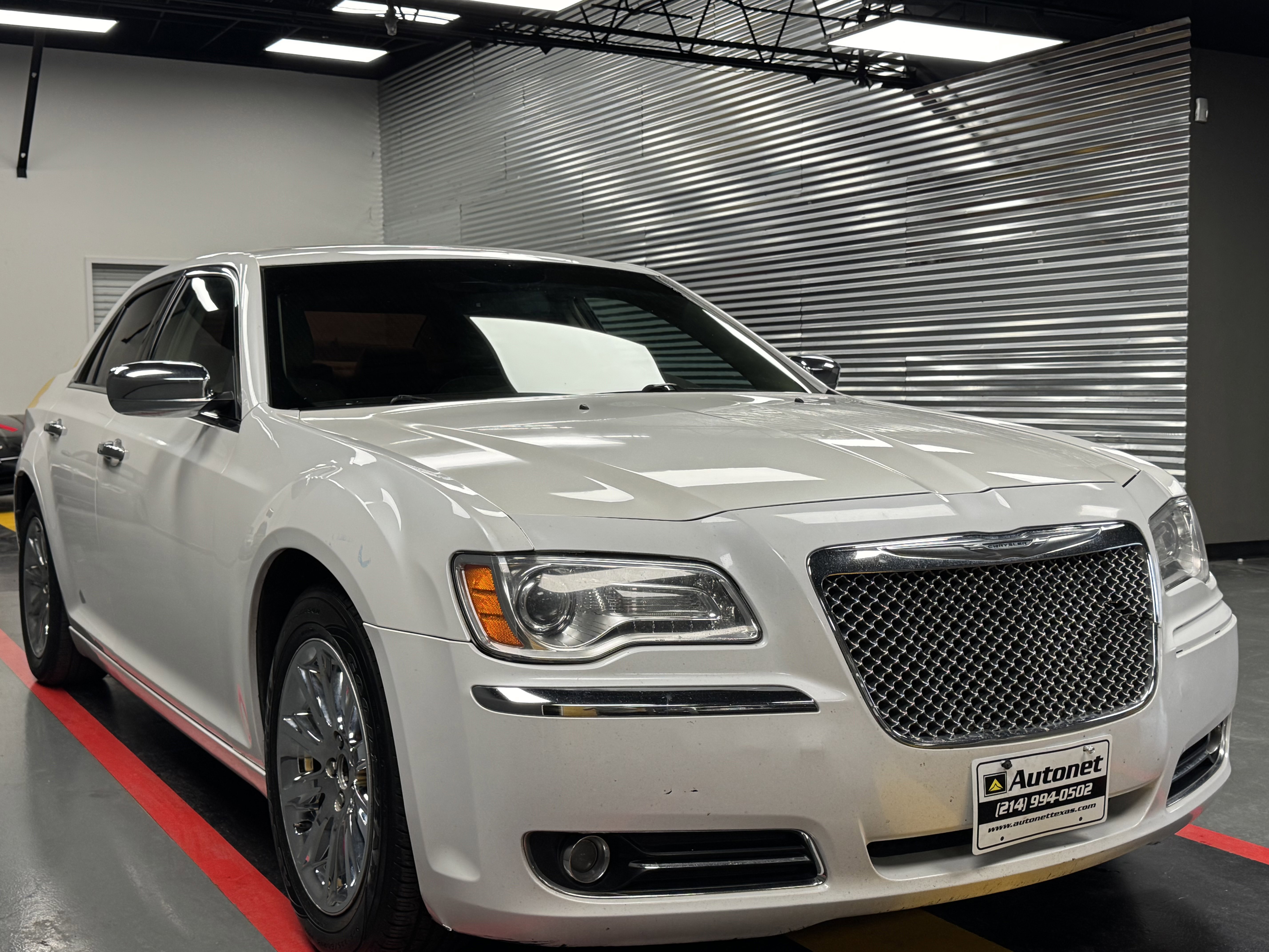 Used 2013 Chrysler 300 C image 5