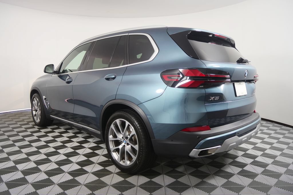 Certified 2026 BMW X5 xDrive40i AWD/4WD image 3