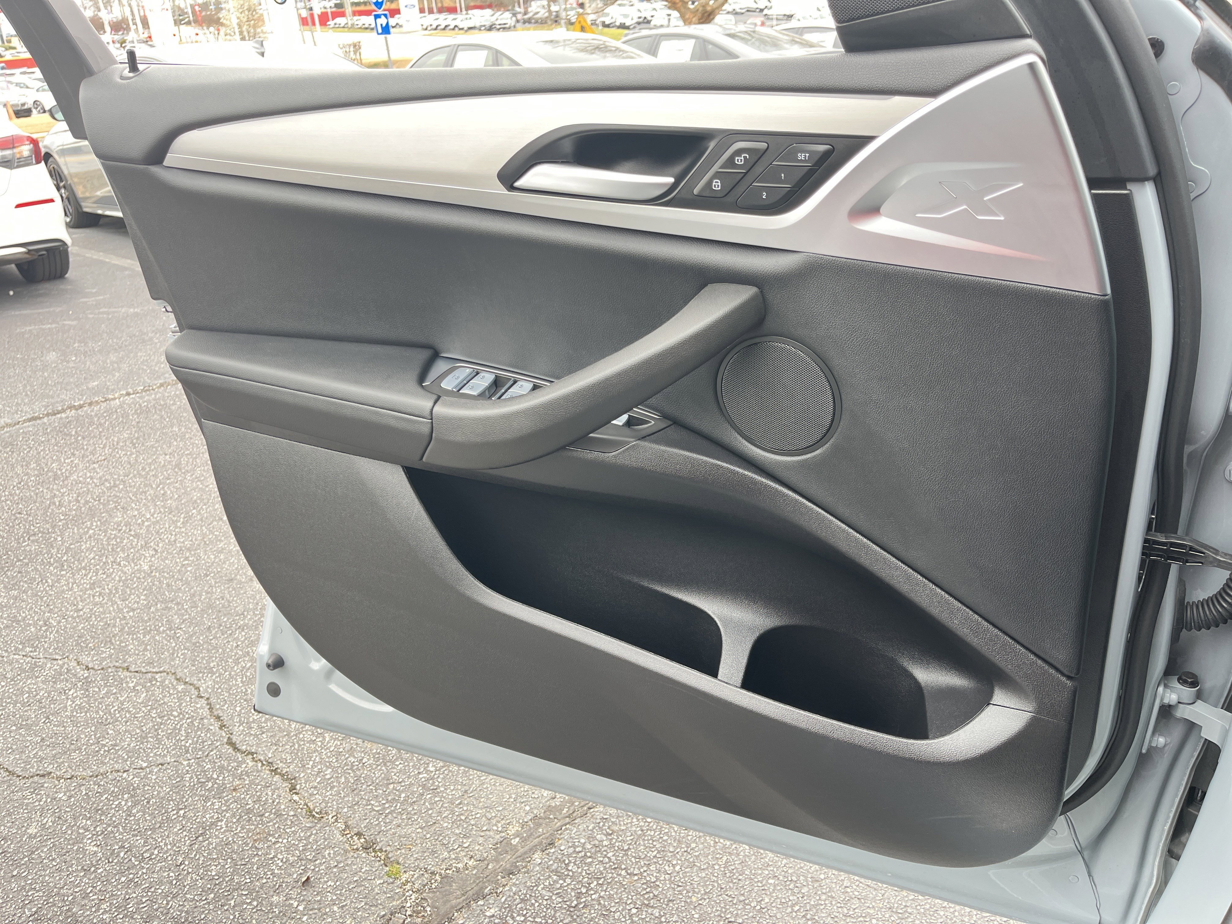 Used 2025 BMW X4 xDrive30i image 16