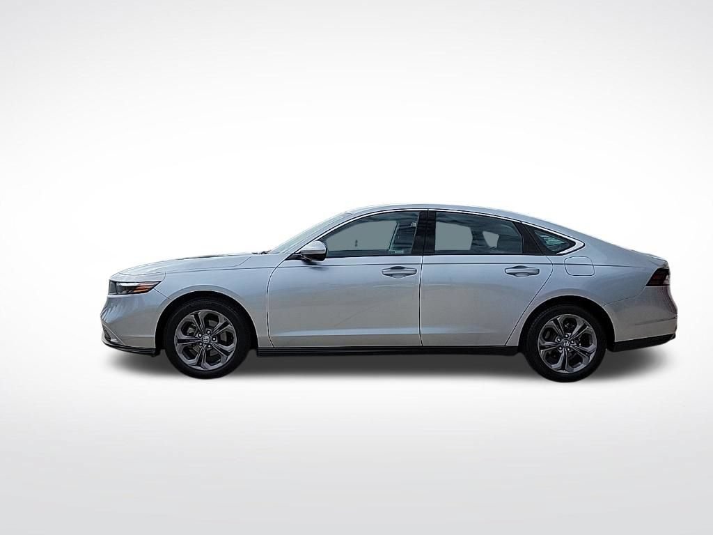 Used 2024 Honda Accord EX image 2